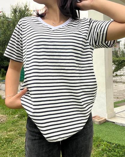 Monoline Stripe V-Neck T-Shirt