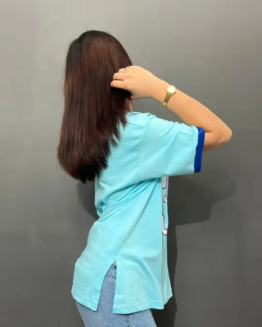 35 Tap-Out V-Neck Oversize T-Shirt